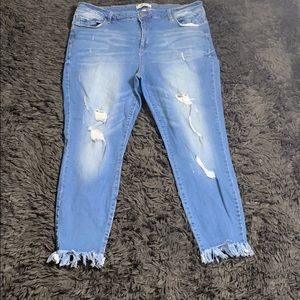 Plus-size Jeans with Distressing and Frayed hem